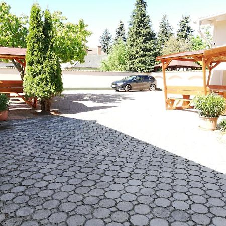 Imola És Andrea Apartmanház Hajdúszoboszló Kültér fotó