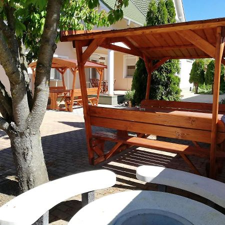 Imola És Andrea Apartmanház Hajdúszoboszló Kültér fotó